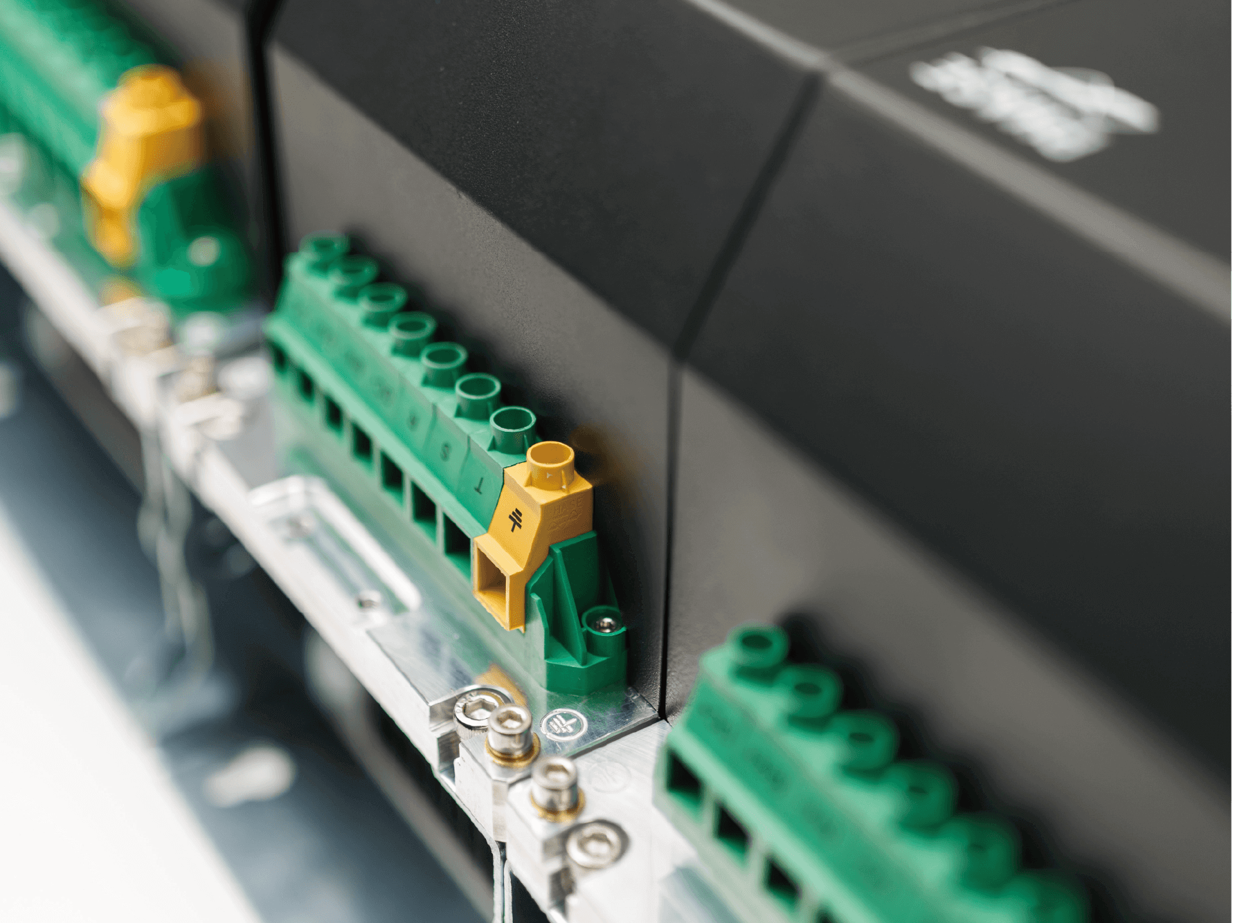 穩(wěn)定、快速、精準(zhǔn)的控制