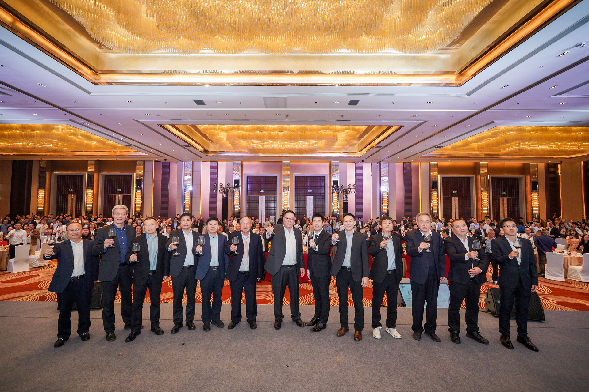 Uma década cotada em bolsa: o percurso da YIZUMI―evolu??o do fabrico na China